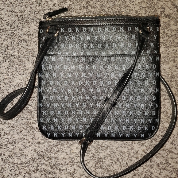 DKNY all over print crossbody - Picture 3 of 4